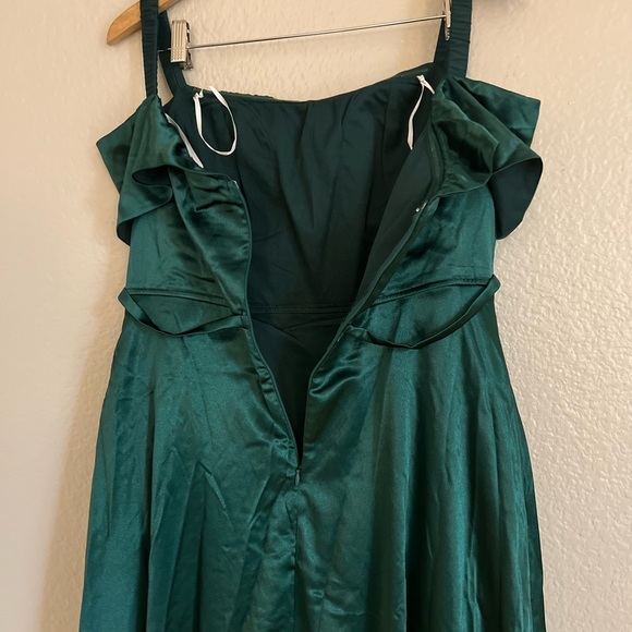 NWOT Lulus Greatest Hits Forest Green Satin Off-the-Shoulder Maxi Dress - Picture 6 of 7